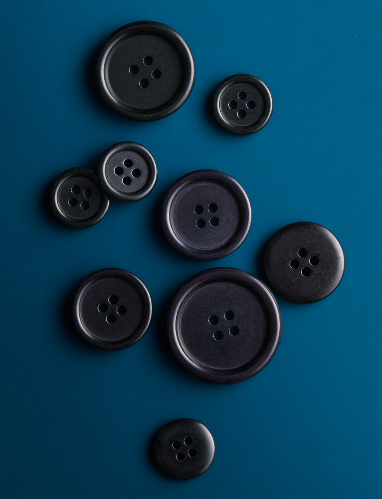 Rimmed Corozo Button, Black